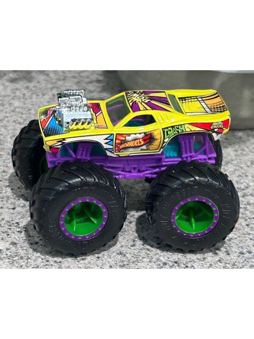 Hot Wheels Monster Trucks Crash Comic Design SuperHero POW 1:64